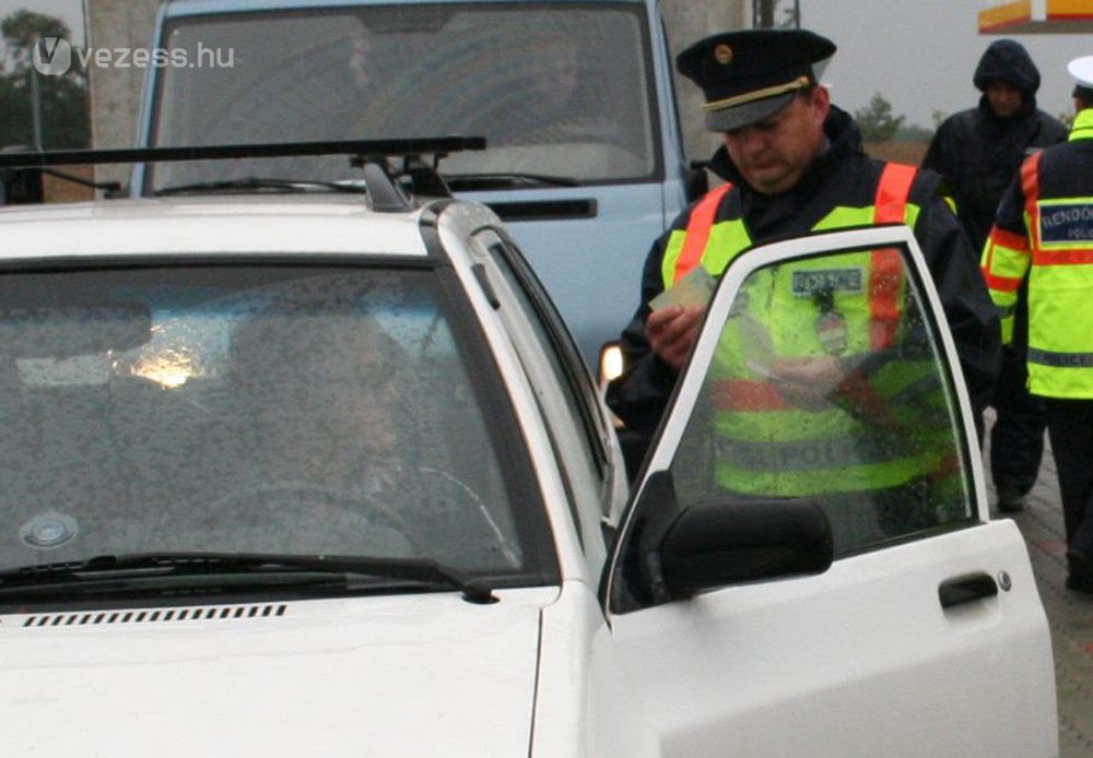 Szabályos autósokat büntetett a rendőrség 56