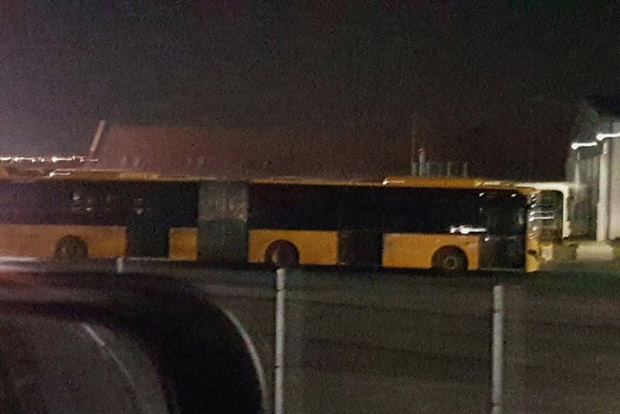 Ezért sárgultak be a bilikék volános buszok