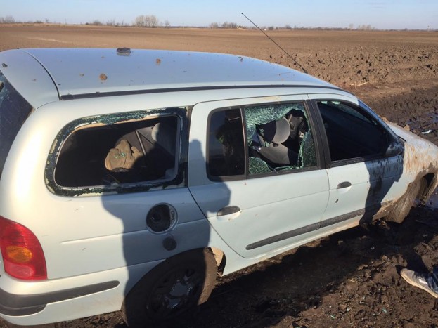 Aljas támadás egy lerobbant autó ellen Nagykőrösön