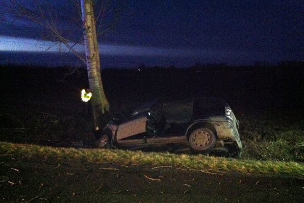 Árokba borult egy autó, két halott