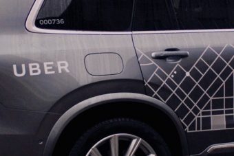 Kis híján gyalogost gázolt egy önjáró autó