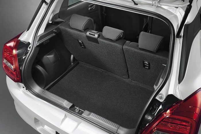 Hivatalos: itt a vadonatúj Suzuki Swift! 6 | Vezess 2017-Suzuki-Swift-boot