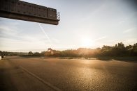 A világ legkirályabb kanyarjaira eresztett rá a Porsche 24 A világ legkirályabb kanyarjaira eresztett rá a Porsche 24