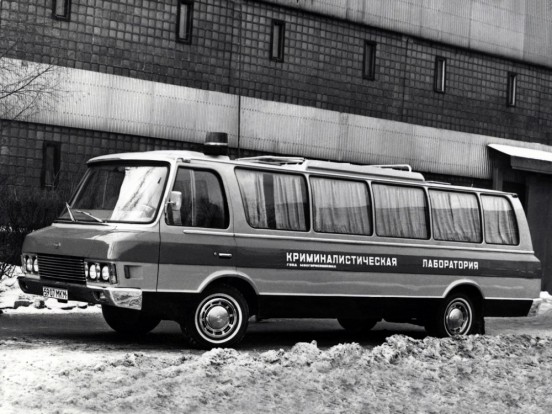 Volt idő, amikor az oroszok limuzinból fejlesztettek buszt 3 Az utód, a 3507-es kissé szögletesebb lett.