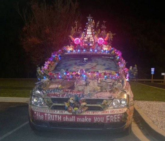 24 eszement autó a világ útjairól 28