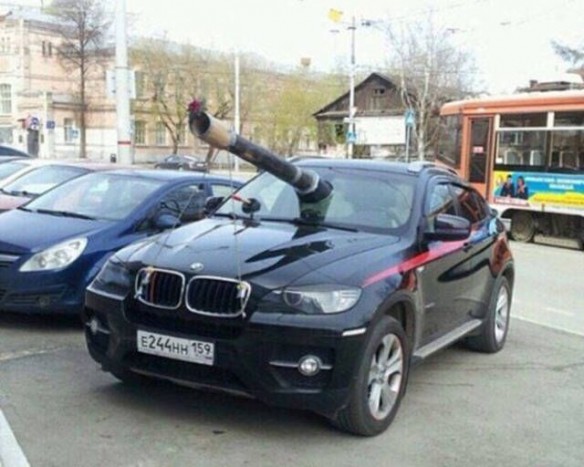 24 eszement autó a világ útjairól 12