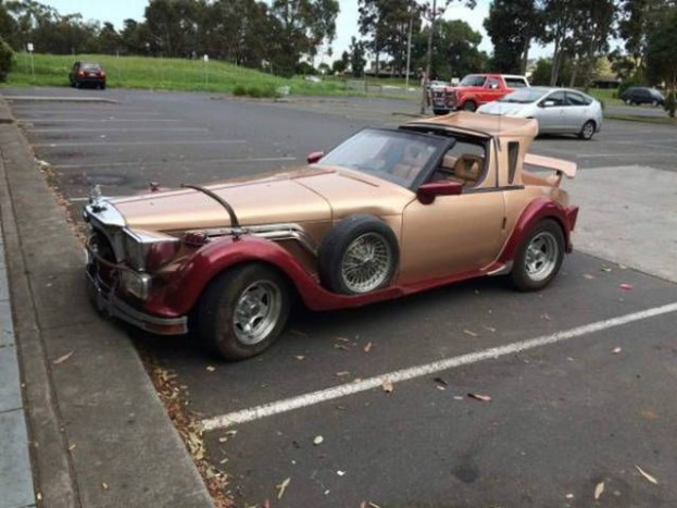 24 eszement autó a világ útjairól 11