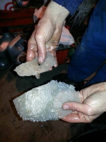 Jeget találtak egy magyar kocsi tankjában 4