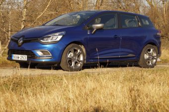 Karakteres kis kék kombi Clio