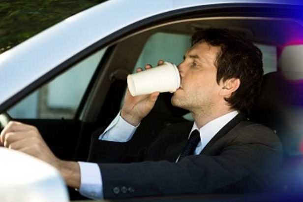 Vádemelés kávéfogyasztás miatt