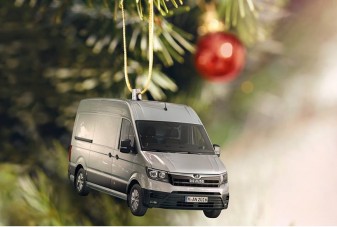 Akassz egy vadiúj furgont a karácsonyfára!
