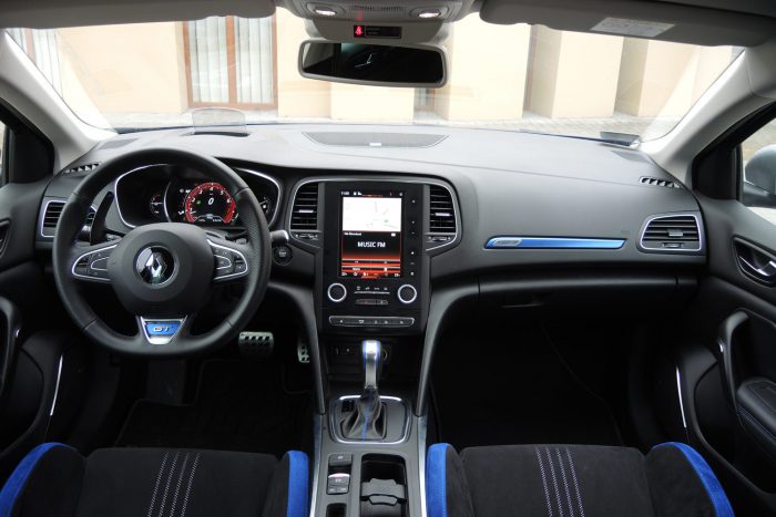 Renault, amit mindenki szeretne 2 Jó anyagminőség és pontos összeszerelés jellemzi az utasteret
