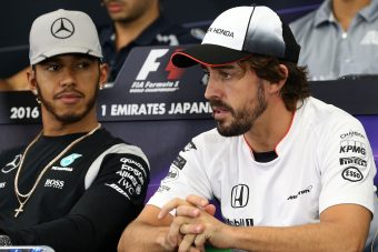 F1: Alonsót sem zárja ki a Mercedes-főnök
