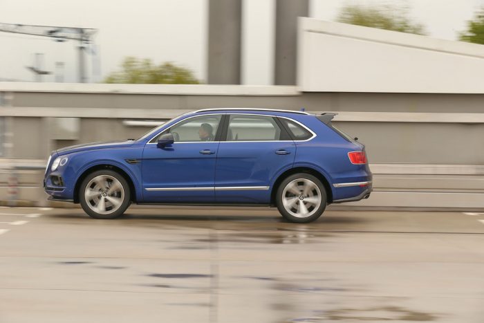 Burzsuj játékszer 5 4 másodperc alatt gyorsul a Bentley SUV százra: még a Porsche Carrera Cabrioénál is fürgébb két tizeddel