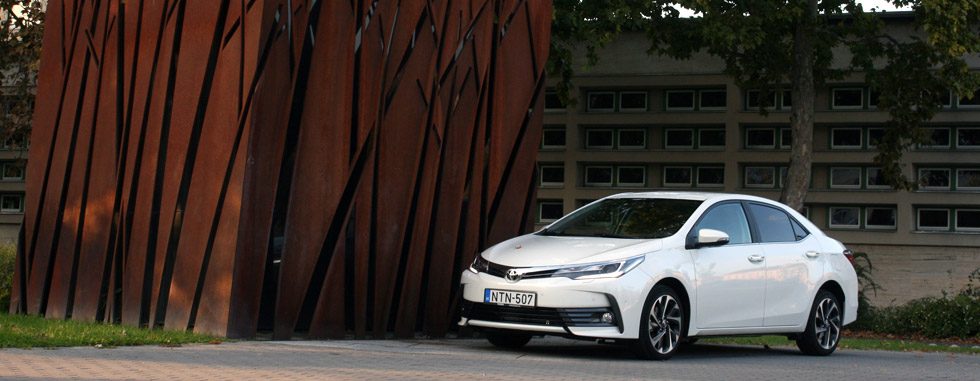 Mit tudhat egy Toyota Corolla, amit a többiek nem?