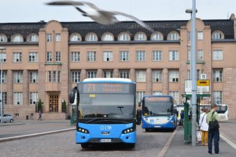 Alkalmazással csábítanák át az autósokat a tömegközlekedésre