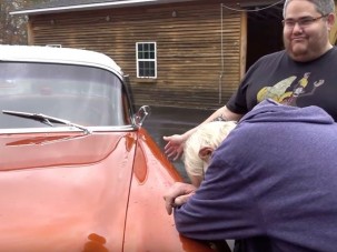 Álmai autóját kapta meg a fiától