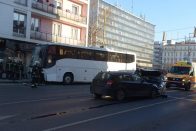 Turistabusz tarolt Győrben – képek 9