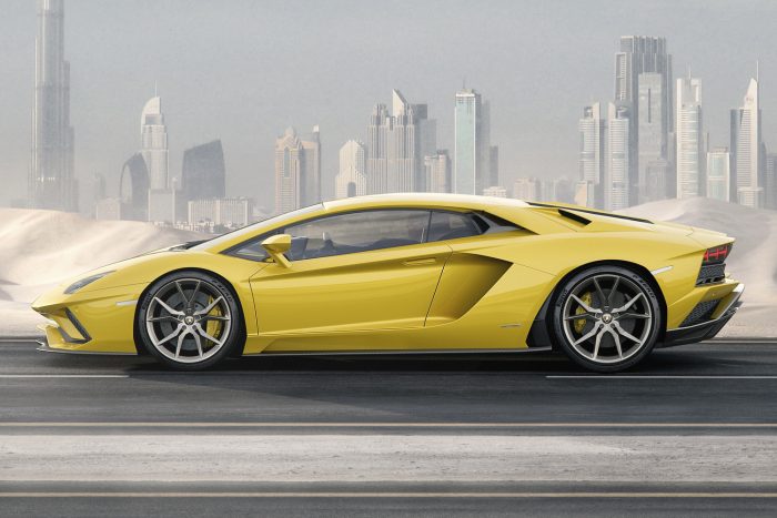 Még tökéletesebb lett a Lamborghini Aventador 2 Vadonatúj funkció a Lamborghini arzenáljában a négykerék-kormányzás; a rendszer 5 ezredmásodperc alatt reagál a vezető parancsaira. Szintén új fejlesztés az aktív felfüggesztés, az összkerék-kormányzás miatt a geometriáig hatóan kellett újrafejleszteniük a futóművet.
