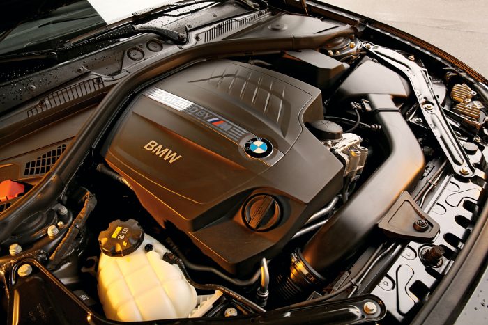 Ford egy BMW és egy Mercedes ellen 5 Soros hathengeres, ahogy mi szeretjük: kulturált, erős, és jól pörög