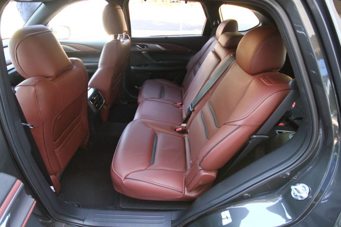 Mazda CX-9 – Vajon eljut Európába? 83 Fotelek a második üléssorban is