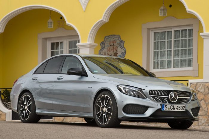 Turbók és hibridek az év legjobb motorjai 9 Mercedes-Benz C300: 2,0 literes, négyhengeres turbómotor (241 LE, 370 Nm)