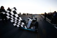 F1: Rosberg vállalná Hamilton oktatását 18