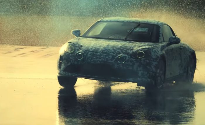 Keresztbe vágva jön az Alpine