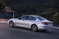 Konnektorról tölthető az 5-ös BMW hibridje 11