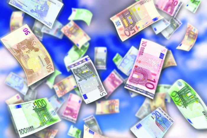 Pénz hullott egy német autópályán