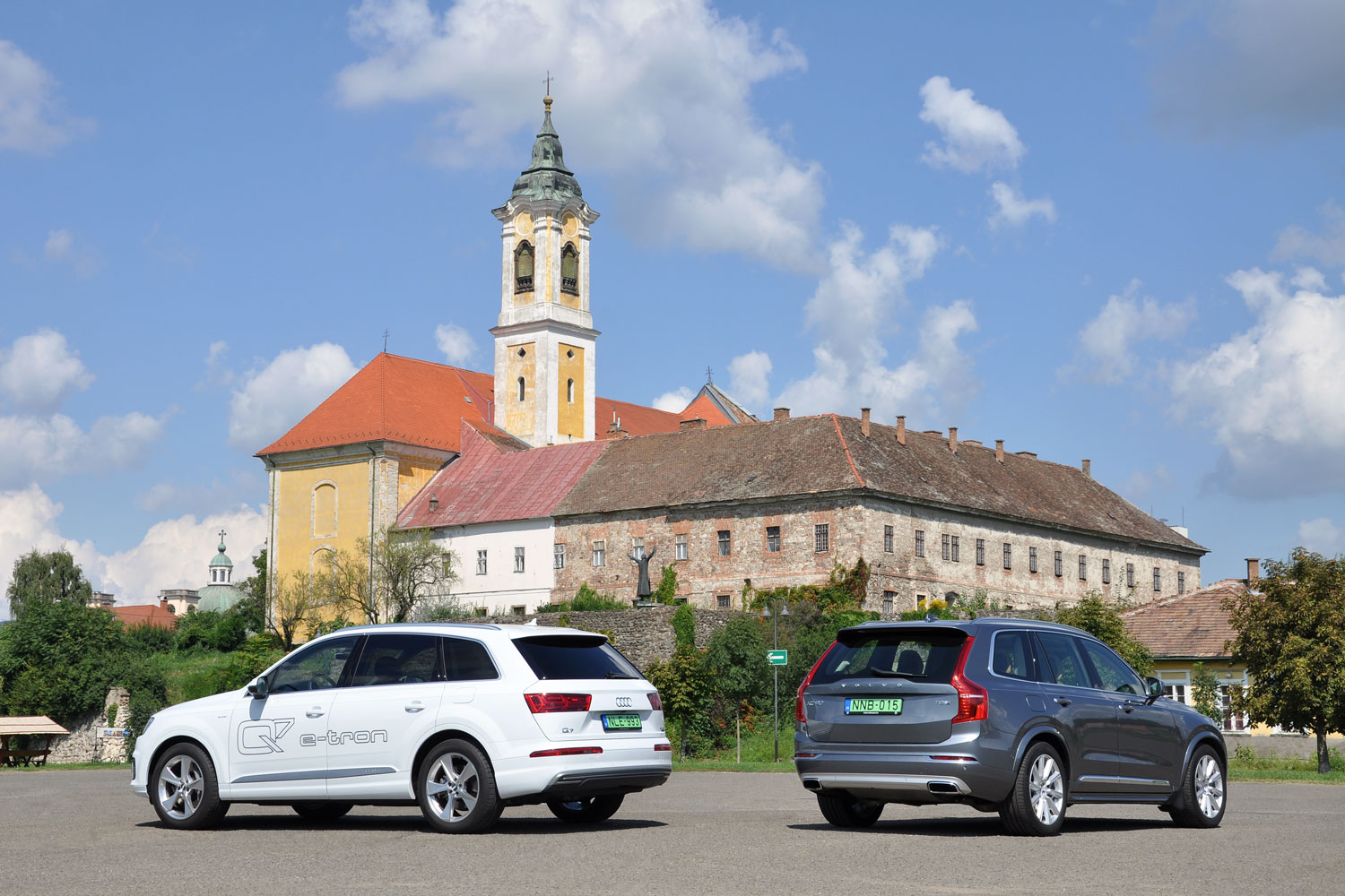 Melyik a jobb zöld rendszámos luxus-SUV? 4