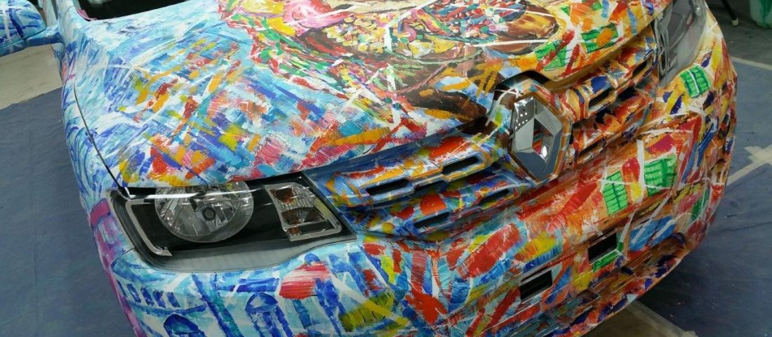 Festővászon lett a városi törpeautó