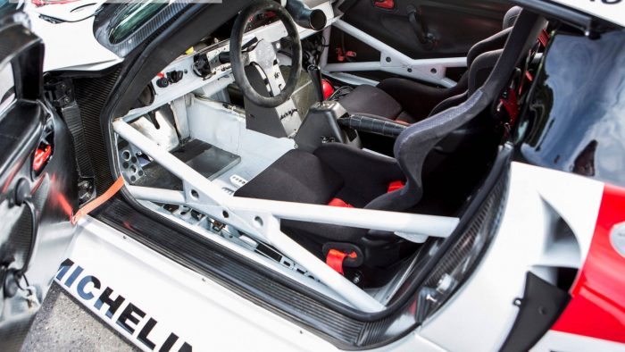 road-legal-1997-porsche-993-gt1 (4)