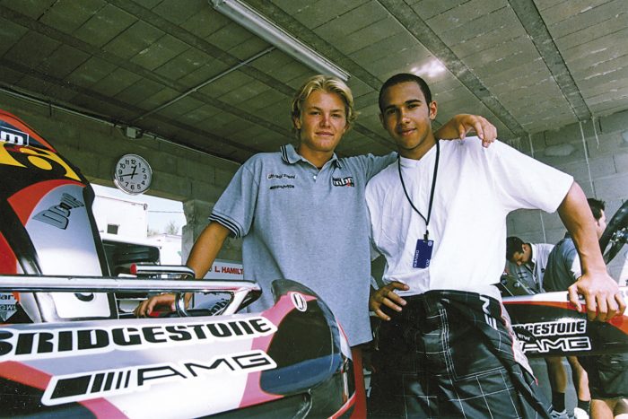 F1: Hamiltont nem lepte meg Rosberg visszavonulása 1 | Vezess rosberg_hamilton_gokart_2001