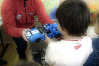 A Ford karácsonyi játékautókat gyárt gyerekeknek