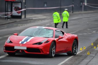 Hét gyereket gázolt el egy barom ferraris