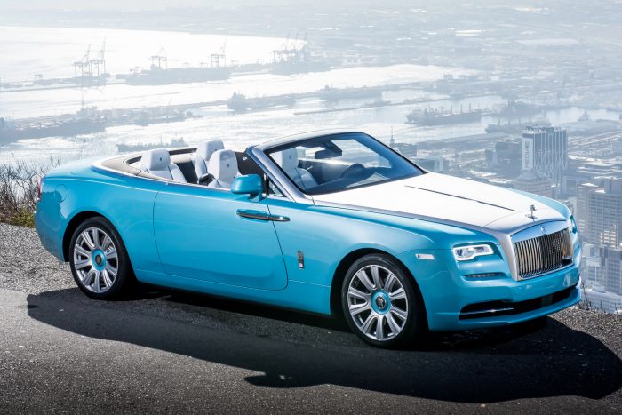 Öt Mercedes-visszahívás egy héten belül! 9 Rolls-Royce Dawn (2016-os gyártás) Az első utasülés körüli légzsákok (elülső, fej- és térdlégzsák) nem biztos, hogy kinyílnak.