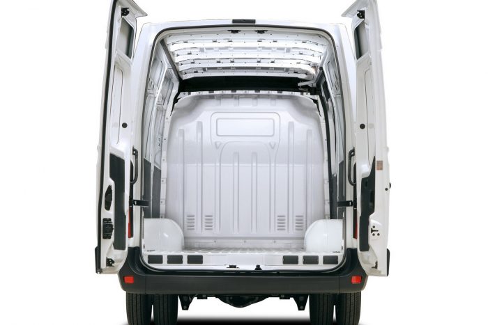 Öt Mercedes-visszahívás egy héten belül! 11 Renault Master (2010 végétől 2015.04.28-ig gyártott modellek) Eltörhetnek a hátfal forgópántjai; ha az összes eltörik, a hátfal az úttestre zuhan.