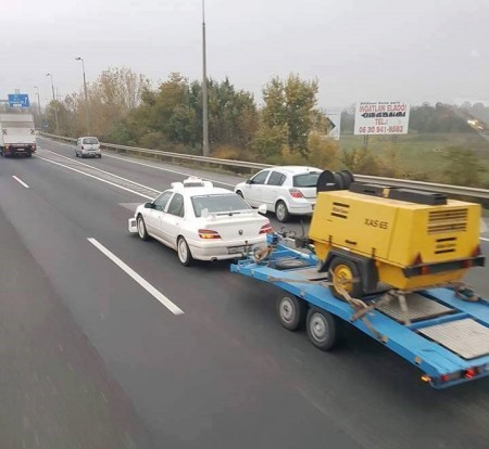 Az autó, ami valaha filmsztár volt, ma szorgalmasan cipekedik itthon 1 | Vezess 15380569_10206566349192136_3429927245755833971_n