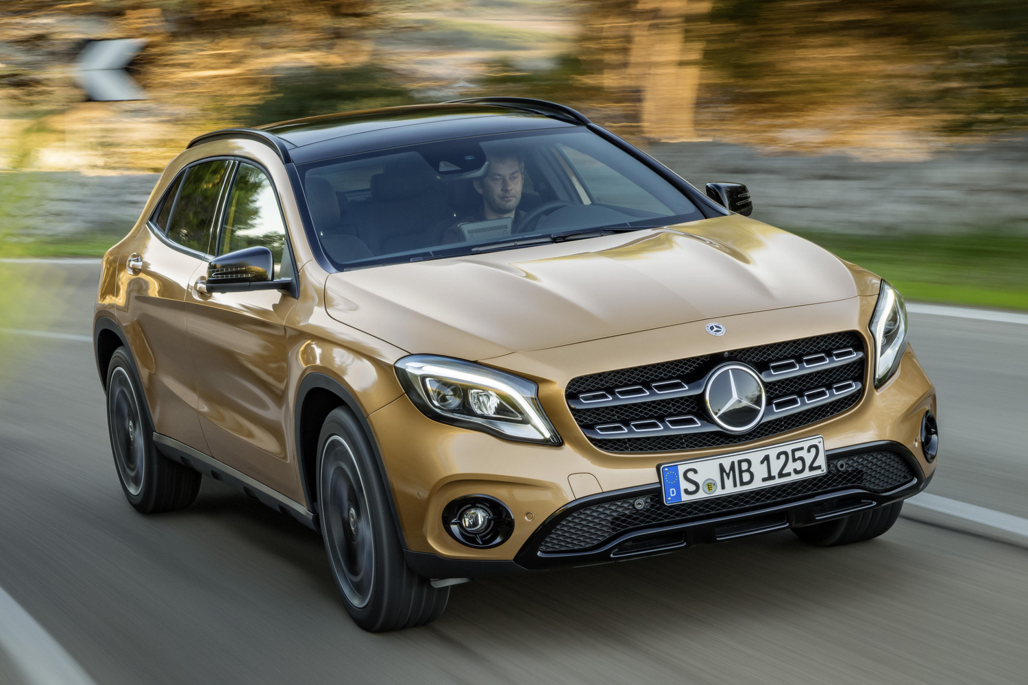 Mercedes GLA: krómban újult a crossover 6