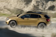 Mercedes GLA: krómban újult a crossover 49