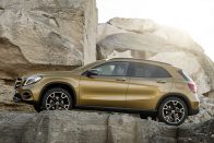 Mercedes GLA: krómban újult a crossover 54