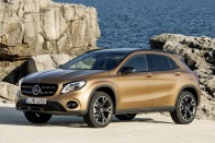 Mercedes GLA: krómban újult a crossover 57