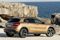 Mercedes GLA: krómban újult a crossover 58