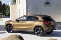 Mercedes GLA: krómban újult a crossover 61