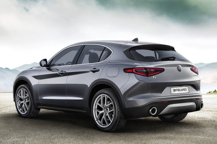 Limitált szériával nyit az Alfa Stelvio 6 | Vezess 170117_Alfa-Romeo_Stelvio_02_ok