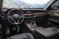 Limitált szériával nyit az Alfa Stelvio 2