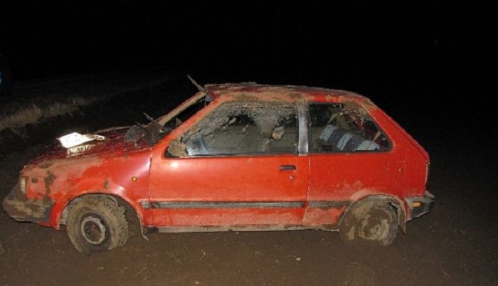 Jól elbántak szegény kisautóval a fiatal suhancok 2 | Vezess 20171501170021