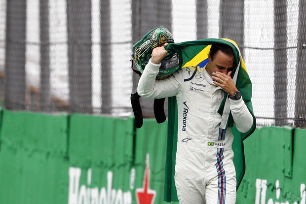 F1: Massa hibát követ el a visszatéréssel