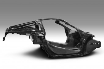 Vadonatúj McLaren modell jön